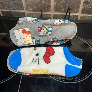 NWT Hello Kitty 2 pair no-show socks one gray and one white adult size 4 to 10